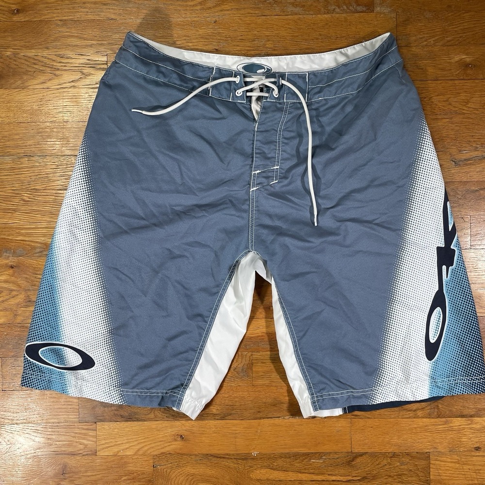 Y2K Oakley Vault Tech Board Shorts Sz 38 Blue‎ Ombré Spell Out Swim Trunks